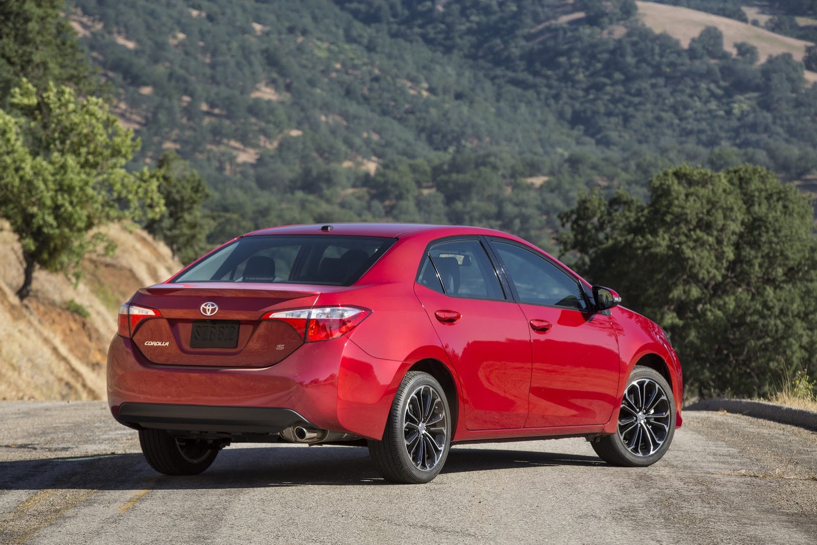 All New 2014 Toyota Corolla Reviewed